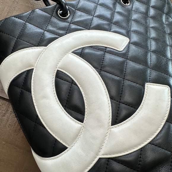 Chanel Small Cambon - Picture 3 of 11